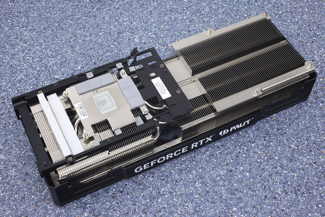 Игровая видеокарта Palit GeForce RTX 4070 Super JetStream OC